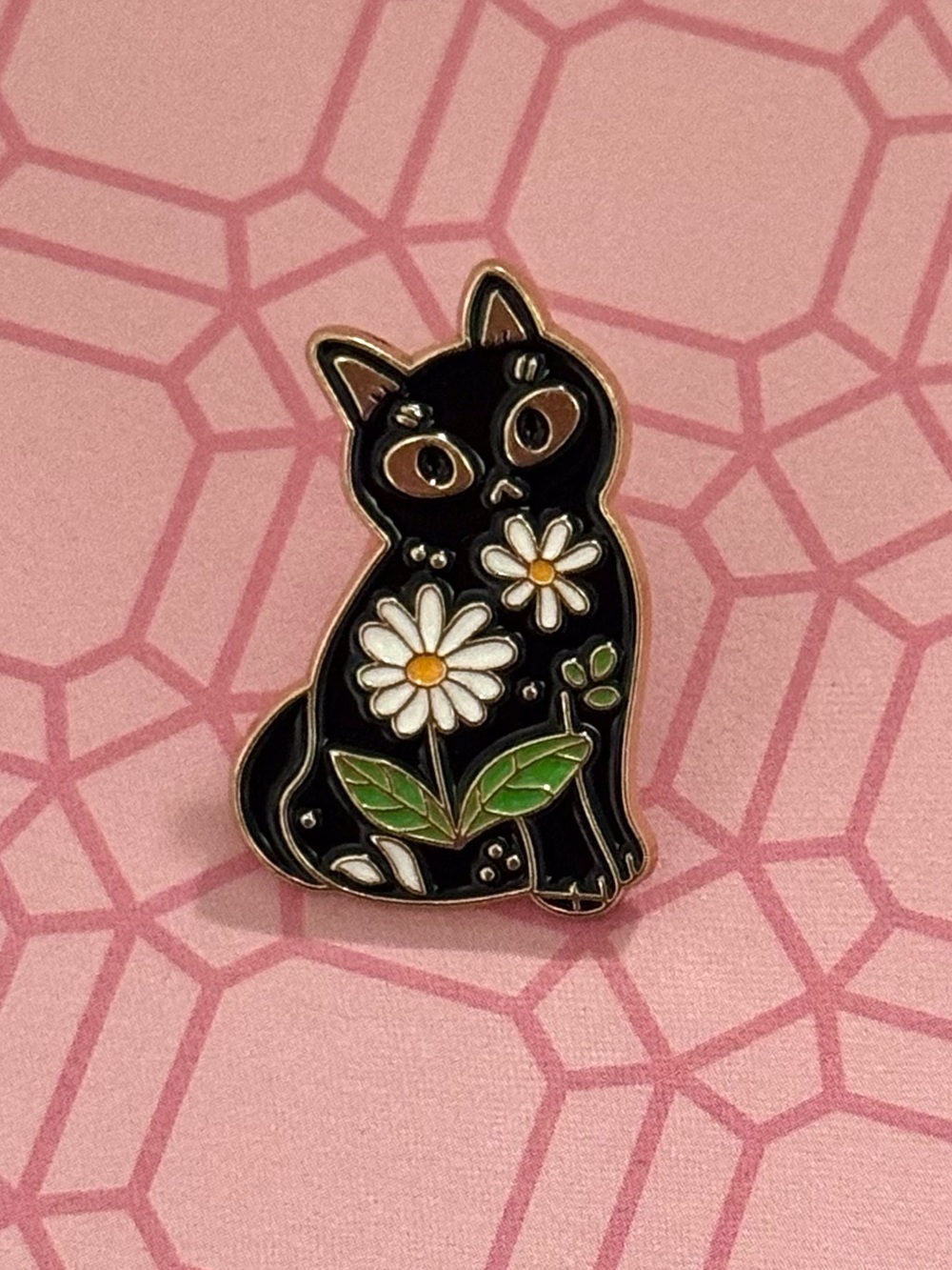 Black Cat Enamel Pin with Daisy Design - Cute Floral Cat Pin